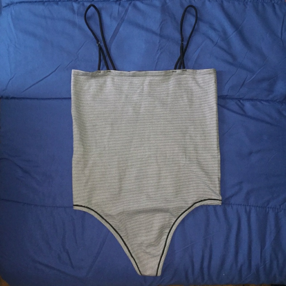 Bodysuit with micro stripes + double strap